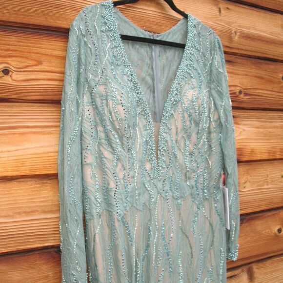 Mac Duggal 79291 Womens Green BEADED ILLUSION LONG SLEEVE PLUNGE NECK GOWN - Picture 10 of 16